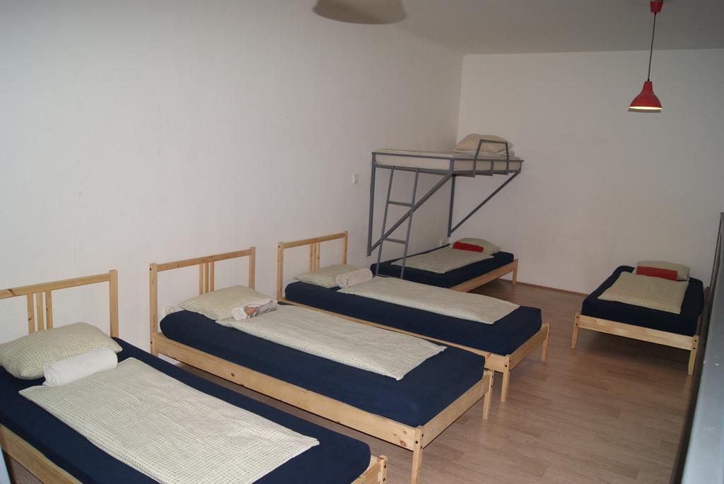 Happy Hostel Budapest Zimmer foto