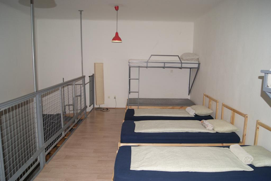 Happy Hostel Budapest Zimmer foto