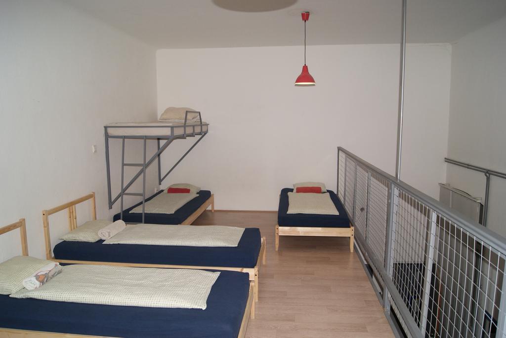 Happy Hostel Budapest Zimmer foto